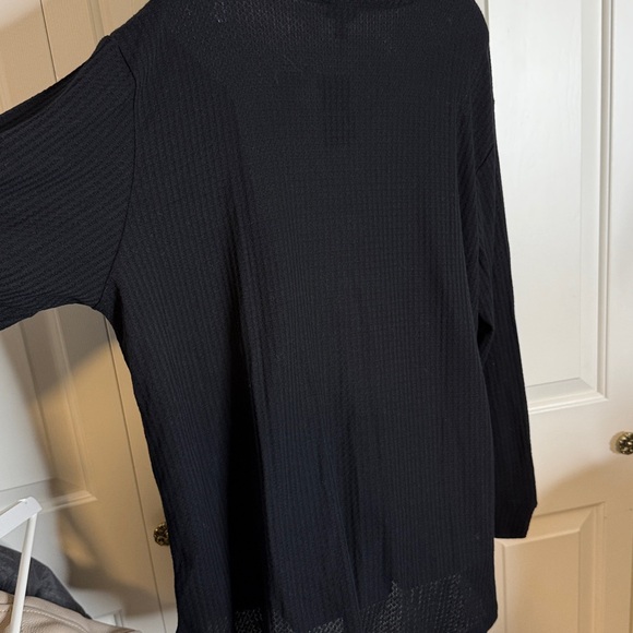 Torrid Black Crisscross Long Sleeve Top - Picture 5 of 6